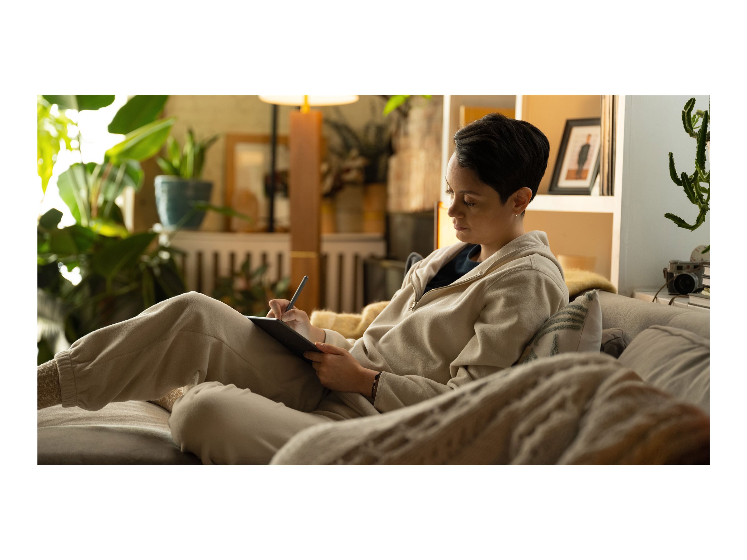 Amazon Kindle Scribe - 1. Generation - eBook-Reader - 16 GB - 25.9 cm (10.2")