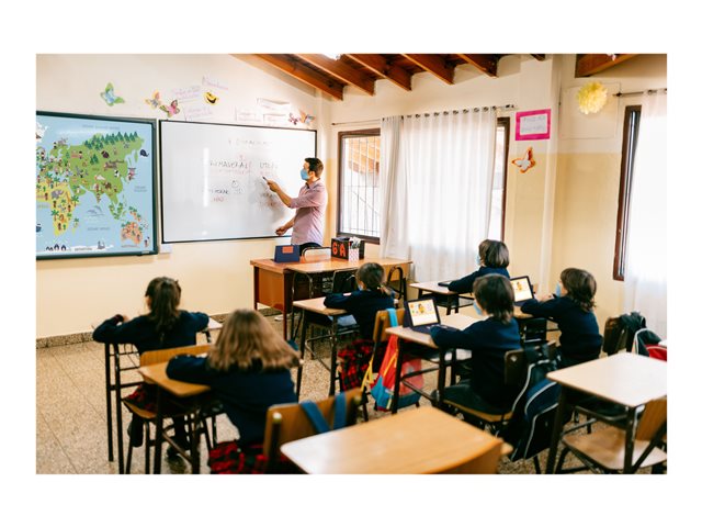 Logitech Tablet Tastatur Cover Rugged Combo 3 iPad 10.2"