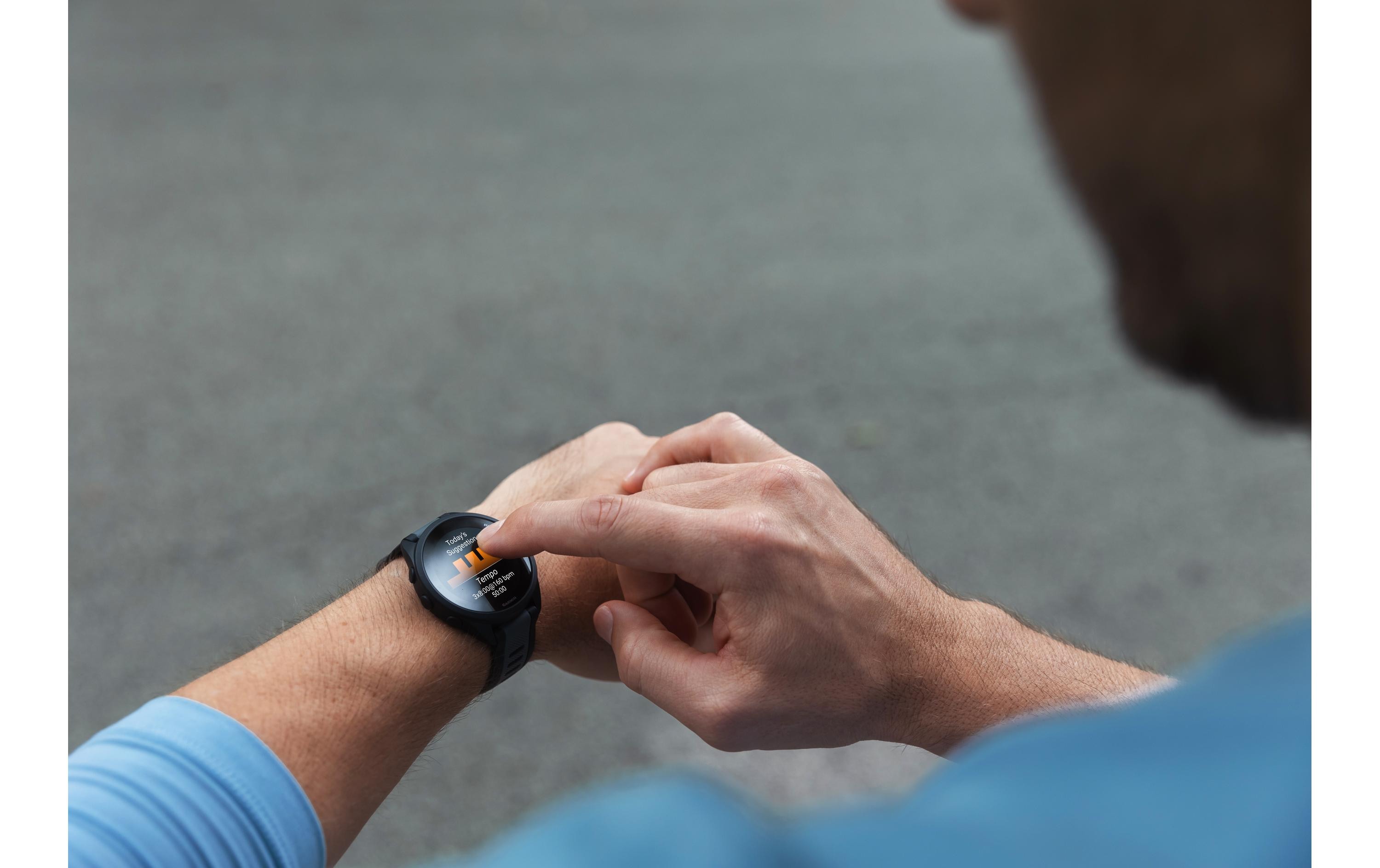 GARMIN Sportuhr Forerunner 165 Dunkelgrau/Schwarz