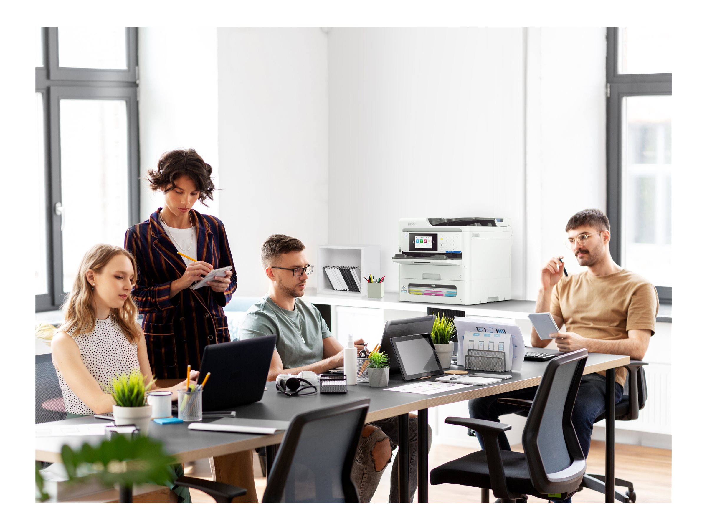 Epson WorkForce Pro EM-C800RDWF - Multifunktionsdrucker - Farbe - Tintenstrahl - A4 (210 x 297 mm) (Original) - A4/Legal (Medien) - bis zu 25 Seiten/Min. (Drucken) - 330 Blatt - 33.6 Kbps - USB 2.0, Gigabit LAN, Wi-Fi(ac)