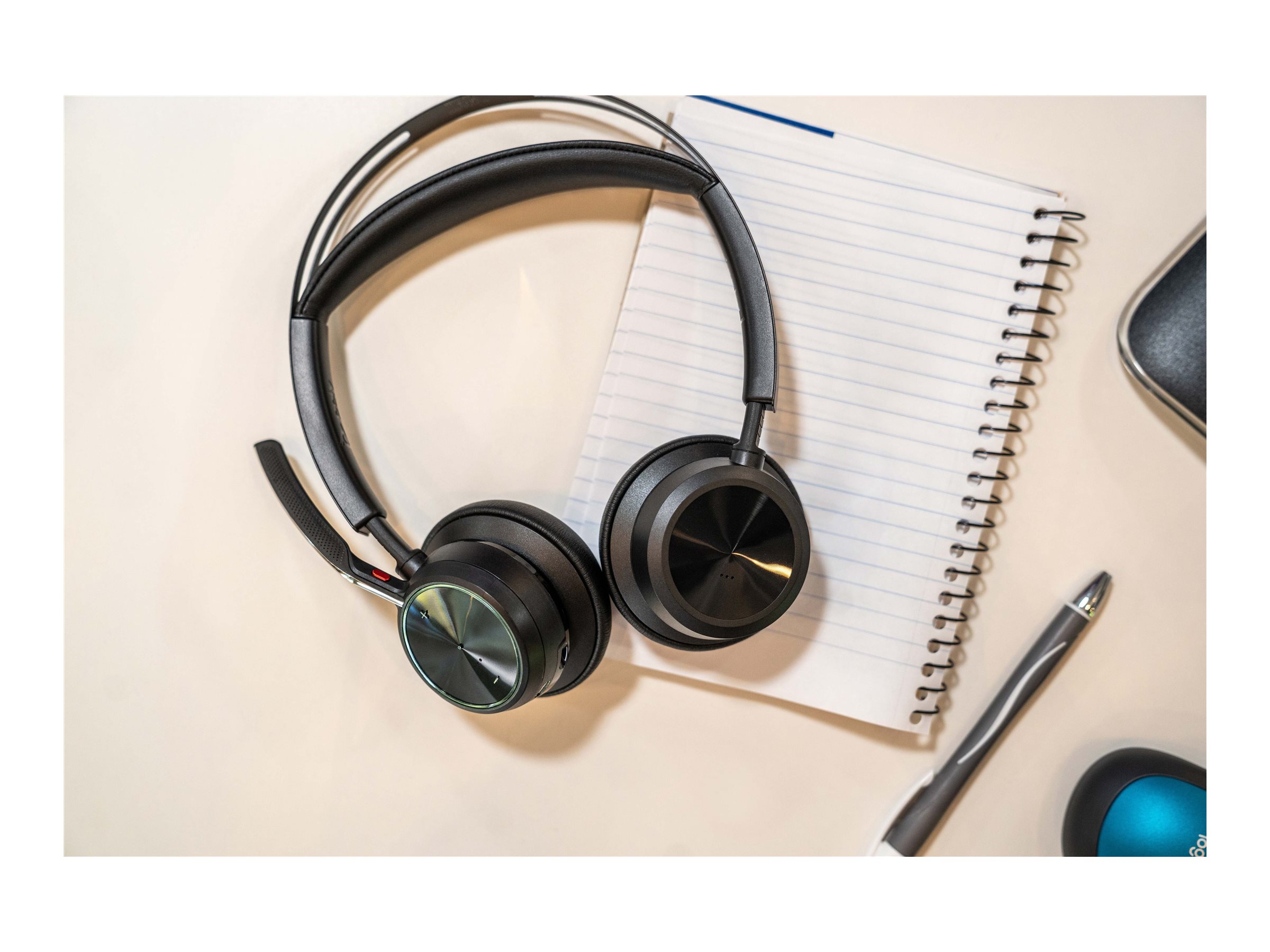 Poly Voyager Focus 2 - Headset
